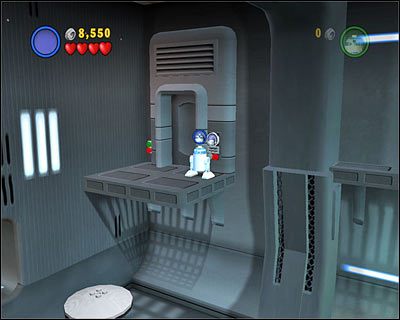 R2 otwórz drzwi widoczne powyżej - [E1] Chapter 1 - Kanistry 8-10 - LEGO Star Wars - poradnik do gry