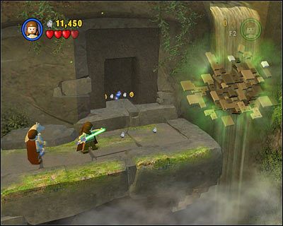 W następnej części etapu idź wciąż w prawo, walcząc po drodze z battle droidami - [E1] Chapter 2 - Invasion on Naboo - LEGO Star Wars - poradnik do gry