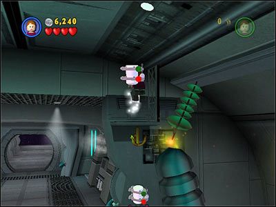 Ponownie użyj haka, tym razem w drugim korytarzu z droidami - [E3] Chapter 2 - Kanistry 1-5 - LEGO Star Wars - poradnik do gry