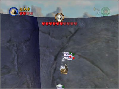 Dwa kanistry znajdują się tuż koło siebie bezpośrednio nad platformą za pierwszym punktem, w który uciekł Grevious - [E3] Chapter 3 - Kanistry 1-6 - LEGO Star Wars - poradnik do gry
