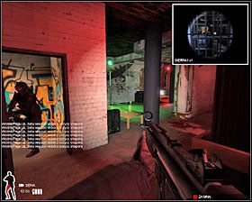 Uwaga - ponieważ połowa sali jest na początku niewidoczna - jest zagrożenie, że w głębi pomieszczenia jest więcej wesołków - Klub nocny A-Bomb - Akcja | Misja 4 w SWAT 4 - SWAT 4 - poradnik do gry