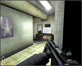 Zabezpieczamy znajdujące się na końcu drzwi klinem - Centrum Samochodowe Victory Imports - Akcja | Misja 5 w SWAT 4 - SWAT 4 - poradnik do gry