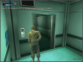 Na korytarzu spotykamy dwójkę strażników, których najpierw straszymy przy wykorzystaniu telekinezy i pobliskiego kosza, a następnie kopiemy i zbieramy kartę magnetyczną - [Solucja] Etap 1 | Second Sight - Second Sight - poradnik do gry