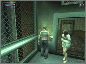 Teraz idziemy korytarzem cały czas przed siebie, rozprawiając się z kolejnymi strażnikami, aż dojdziemy do windy - [Solucja] Etap 7 cd. | Second Sight - Second Sight - poradnik do gry