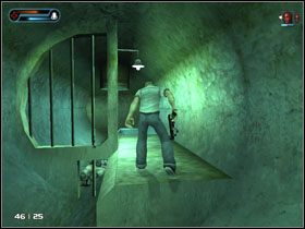 Biegniemy długim kanałem przed siebie, załatwiając po drodze jednego oponenta - [Solucja] Etap 9 cd. | Second Sight - Second Sight - poradnik do gry