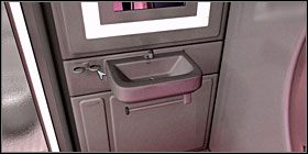 Na ścianie zauważyłem trzy przyciski - 3 października 2044 cz.1 | The Moment of Silence - The Moment of Silence - poradnik do gry