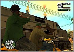 Macie sporo czasu na podziurawienie rywali, ale pamiętajcie, że Vagos uciekną, jeżeli nie zlikwidujecie ich przed wjazdem składu na most Fredericka - GTA San Andreas: Big Smoke (BS) - Los Santos, solucja, opis przejścia - GTA San Andreas - poradnik do gry