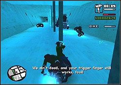 Wsiądźcie na motocykl, Smoke jako kierowca, ty jako osłona pleców - GTA San Andreas: Big Smoke (BS) - Los Santos, solucja, opis przejścia - GTA San Andreas - poradnik do gry