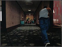 Wbiegnij do budynku i od razu wyczul wszystkie zmysły, bowiem SWAT też już tu wparował - GTA San Andreas: Sweet (S) - 2 zestaw misji - Los Santos, solucja - GTA San Andreas - poradnik do gry