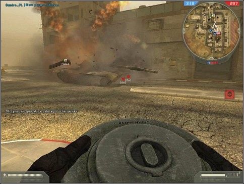 Teraz wystarczy się ukryć i poczekać, aż czołg lub inny pojazd wjedzie na naszą minę - Miny przeciwpancerne | ABC Żołnierza | Battlefield 2 - Battlefield 2 - poradnik do gry