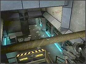 Wejdziesz do zdemolowanego korytarza, który omiń zabijając dwóch, napastliwych śmiałków - Etap 12 | Solucja | Area 51 - Area 51 - poradnik do gry