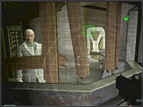 przejdź do miejsca, gdzie zawieszony jest przewód świecący mocno na niebiesko LS - Etap 15 | Solucja | Area 51 - Area 51 - poradnik do gry