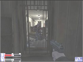 Tutaj w celi po lewej jest para zombie (lewy obrazek) - [04] Basement of Hackleys Mansion cz.1 w Hellforces - Hellforces - poradnik do gry