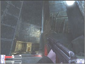 Po lewej, nieco na dole, jest obcy - spenetruj ten zaułek, a znajdziesz zbroję i apteczkę - [11] Iron city cz.3 | Hellforces - Hellforces - poradnik do gry