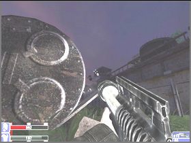 Ustaw się za srebrną beczką, jak pokazuje to lewy obrazek - [20] The way to the lab cz.1 | Hellforces - Hellforces - poradnik do gry