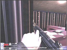 Potem pozbądź się jeszcze jednego, który wybiegnie z prawej (lewy obrazek) i ostatniego, stojącego za biurkiem po lewej (prawy obrazek) - [23] Coles lab cz.2 | Hellforces - Hellforces - poradnik do gry