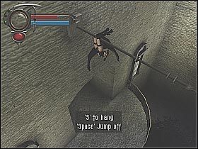 Odwróć się i zwróć uwagę na poręcz, po której będziesz mógł przejechać na drugą stronę (screen 1) - [2] Mansion - Courtyard cz.2 | BloodRayne 2 - BloodRayne 2 - poradnik do gry