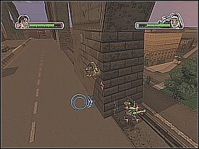 Po kilku chwilach na mapie pojawi się wojskowy Hummer, z którego wyskoczy kilku nowych przeciwników (screen 1) - [Opis przejścia] Misja 11 - Silver Sable - drugie starcie cz.1 - Ultimate Spider-Man - poradnik do gry