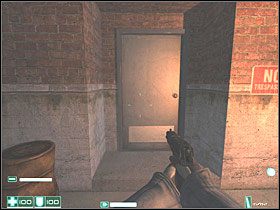 Przejdź przez wejście, które utworzyłeś i skręć w lewo - Punkt początkowy (1) | Interwał 01 | FEAR - F.E.A.R.: First Encounter Assault Recon - poradnik do gry