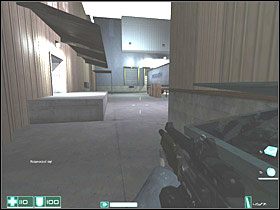 Są stąd dwa wyjścia - przez lekko opuszczoną klapę (lewy obrazek) oraz przez podwójne drzwi - Pierwsze spotkanie (4) | Interwał 02 | FEAR - F.E.A.R.: First Encounter Assault Recon - poradnik do gry