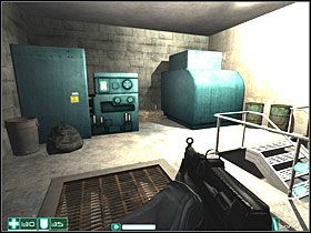 Zabierz kolejną Apteczkę z szafek po prawej, a potem idź w lewo i zacznij wchodzić po drabinie - Exeunt Omnes (1) | Interwał 03-D | FEAR - F.E.A.R.: First Encounter Assault Recon - poradnik do gry