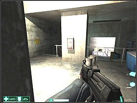 Za lewym generatorem znajduje się Wzmacniacz odruchów - Exeunt Omnes (1) | Interwał 03-D | FEAR - F.E.A.R.: First Encounter Assault Recon - poradnik do gry