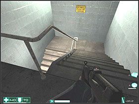 Musisz przestrzelić kolejną kłódkę na drzwiach, by wyjść na korytarz - Exeunt Omnes (3) | Interwał 03-D | FEAR - F.E.A.R.: First Encounter Assault Recon - poradnik do gry