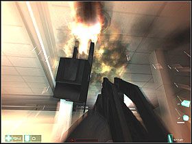 Dojdziesz do miejsca widocznego na lewym obrazku - Nieupoważniony personel (3) | Interwał 06-B | FEAR - F.E.A.R.: First Encounter Assault Recon - poradnik do gry