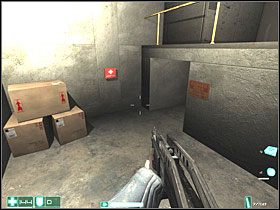 Wracaj w pobliże beczki i wejdź po schodach - Nieupoważniony personel (3) | Interwał 06-B | FEAR - F.E.A.R.: First Encounter Assault Recon - poradnik do gry