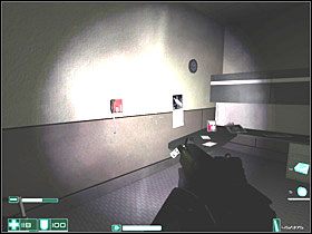 Na stoliku znajdziesz kolejny laptop - Alice Wade (1) | Interwał 07-A | FEAR - F.E.A.R.: First Encounter Assault Recon - poradnik do gry