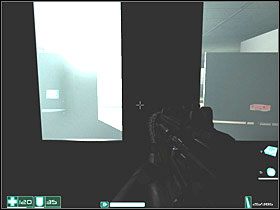 Dalej napotkasz dwóch żołnierzy, którzy wbiegną (dosłownie) w korytarz - Alice Wade (2) | Interwał 07-A | FEAR - F.E.A.R.: First Encounter Assault Recon - poradnik do gry