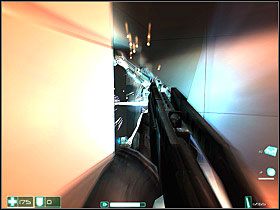 Pojawią się tu nowi przeciwnicy - latające roboty w kształcie litery Y, strzelające laserem (ich broń jest niegroźna, lecz szybkostrzelna, więc i tak radzę uważać) - Lot (2) | Interwał 07-B | FEAR - F.E.A.R.: First Encounter Assault Recon - poradnik do gry