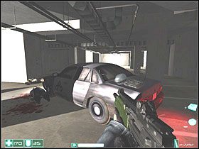 Zajrzyj do pojazdu żołnierzy - znajdziesz tam Lekki Pancerz , Strzelbę bojową VK-12 , dwa Pistolety maszynowe RPL i trzy Karabiny szturmowe G2A2 - Lot (5) | Interwał 07-B | FEAR - F.E.A.R.: First Encounter Assault Recon - poradnik do gry