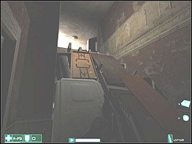 Trzeci będzie bardziej ostrożny - musisz się wychylić, a jeśli go nie będzie to wrzuć mu granat - Miejska zgnilizna (2) | Interwał 08-A | FEAR - F.E.A.R.: First Encounter Assault Recon - poradnik do gry