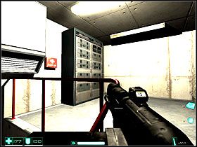 W pokoju na dole po lewej znajdziesz Lekki pancerz , 10mm HV Penetrator , Apteczkę i dwie Zdalne bomby - Obejście (3) | Interwał 09-B | FEAR - F.E.A.R.: First Encounter Assault Recon - poradnik do gry