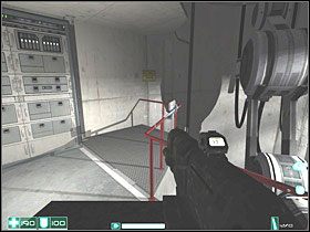 Przeskocz przez barierkę - znajdziesz się ponownie przy przycisku - Obejście (3) | Interwał 09-B | FEAR - F.E.A.R.: First Encounter Assault Recon - poradnik do gry