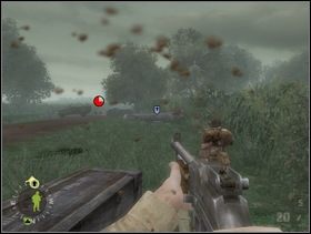 Zastrzel stamtąd Niemiaszków, do których strzela Twoje wsparcie (po lewej) i zaraz biegnij razem ze szturmanami do kłody leżącej na wprost, po prawej stronie drogi. Sekcję wsparcia zawołaj i ustaw za żywopłotem po lewej stronie traktu. Kiedy dobiegniesz do kłody Szkopy porzucą moździerz i schowają się po lewej stronie drogi, na wprost Twojej sekcji wsparcia. Każ wszystkim swoim żołnierzom (albo tylko sekcji wsparcia) przydusić ich ogniem do ziemi ... - [Solucja] Rozdział 6 Bloody Gulch cz.2 - Brothers in Arms: Earned in Blood - poradnik do gry