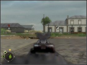 Staraj się wystrzelać Szkopów na wprost Ciebie, tych po lewej do których strzela Twoje wsparcie i tych w budynku stacji kolejowej naprzeciw. Jeżeli nie dajesz rady to chociaż przygwoźdź wroga swoim ostrzałem a kompanom każ szturmować. Musisz się jak najszybciej wyrwać z tej otwartej przestrzeni, spod ostrzału moździerza i dostać do budynku stacji. - [Solucja] Rozdział 7 Eviction Notice cz.1 - Brothers in Arms: Earned in Blood - poradnik do gry