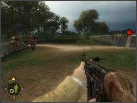 Ustaw sekcję wsparcia za workami z piaskiem po lewej i nakaż jej ostrzał Niemiaszków (również po lewej stronie, niewidoczni na obrazku). Razem z sekcją szturmową biegnij zaś prosto przed siebie i wykończ samotnego Szwabinę (były strzelec MG42) po prawej (czerwona kropka). - [Solucja] Rozdział 10 Hedgerow Hell cz.1 - Brothers in Arms: Earned in Blood - poradnik do gry