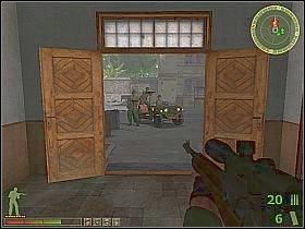 Kiedy okolica będzie czysta podejdź do ostatniego budynku z prawej strony jezdni i kiedy otworzą się drzwi [1] , wejdź do środka - Misja 6 | USA | Vietcong 2 - Vietcong 2 - poradnik do gry