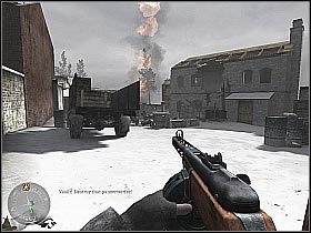 Przeciwników znajdujących się niedaleko oznaczonego przez grę pojazdu opancerzonego najlepiej załatwić wyskakując zza zaparkowanej obok ciężarówki (screen 1) - Red Army Training (3) | The Winter War | Misja Call of Duty 2 - Call of Duty 2 - poradnik do gry