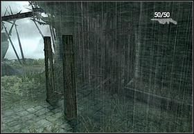 Przechodząc kręty korytarz dojdziesz do wylotu, z którego dostaniesz się na otwartą przestrzeń, koło zamkniętej bramy - [Solucja] V-Rex cz.1 | Peter Jacksons King Kong - Peter Jacksons King Kong - poradnik do gry