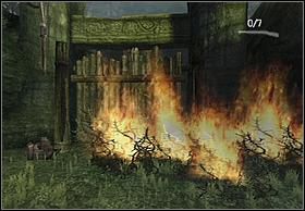 Teraz, gdy krzaki blokujące drogę do bramy przestały już istnieć, czas znaleźć uchwyt, dzięki któremu będzie można ją otworzyć - [Solucja] Venatosaurus cz.3 | Peter Jacksons King Kong - Peter Jacksons King Kong - poradnik do gry