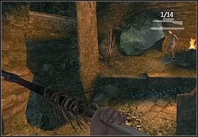 Idąc dalej dotrzesz do miejsca oświetlonego ogniem, w którym znajdować będzie się wyrwa w ścianie - [Solucja] Venatosaurus cz.3 | Peter Jacksons King Kong - Peter Jacksons King Kong - poradnik do gry