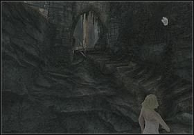 Po przejęciu kontroli nad bohaterem wbiegnij po schodach na górę - [Solucja] Back To The Village | Peter Jacksons King Kong - Peter Jacksons King Kong - poradnik do gry