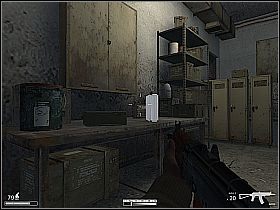 Wyrusz pod górę, a przy zbliżaniu się do przejścia, przyszykuj karabin i zastrzel żołnierza, który stamtąd wybiegnie [1] - Afganistan | Kameleon - Kameleon - poradnik do gry