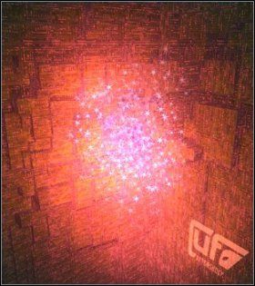 Chmura GO dość mocno atakuje wręcz, jednak największym problemem jest jej całkowita odporność na trafienia z broni konwencjonalnej - Faza V - To jeszcze nie koniec! (2) | Walkthrough | UFO Decydujące Starcie - UFO: Decydujące Starcie - poradnik do gry