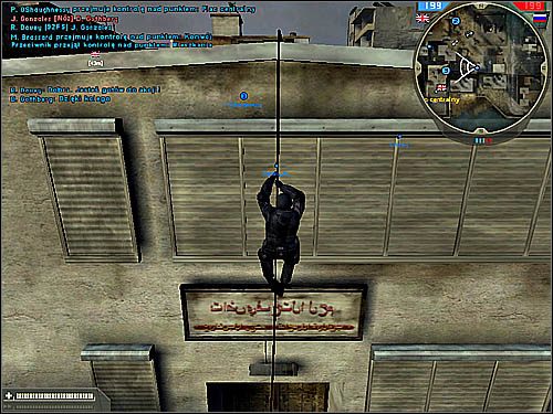 Wejście na dach może wymagać dodatkowych manewrów, np - Grappling Hook | Wyposażenie | Battlefield 2 Jednostki Specjalne - Battlefield 2: Jednostki Specjalne - poradnik do gry