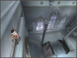 Zlokalizuj z boku wąski kamienny parapet, ciągnący się wzdłuż ściany nad najbliższym oknem - [07] The Trapped Hallway (korytarz pułapek) | Prince of Persia Dwa Trony - Prince of Persia: Dwa Trony - poradnik do gry