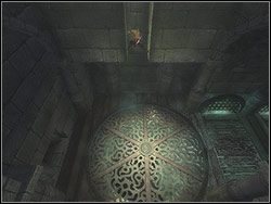 Biegnij schodami do miejsca, w którym głęboko pod sobą ujrzysz dno kanału z wielką, rzeźbioną pokrywą - [10] The Sewers (kanały) | Prince of Persia Dwa Trony - Prince of Persia: Dwa Trony - poradnik do gry